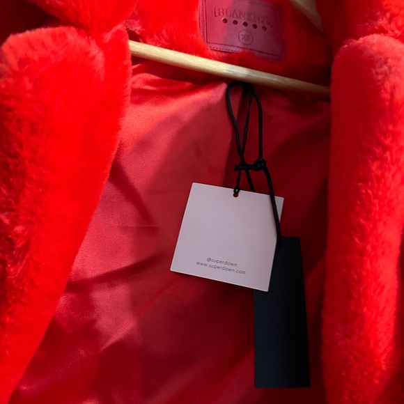Superdown red fur jacket - Picture 4 of 7